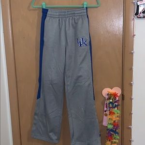 University of Kentucky gray sweatpants